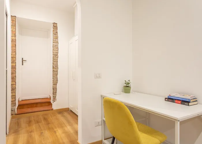 2 Bdr Navona Quintessential Charm