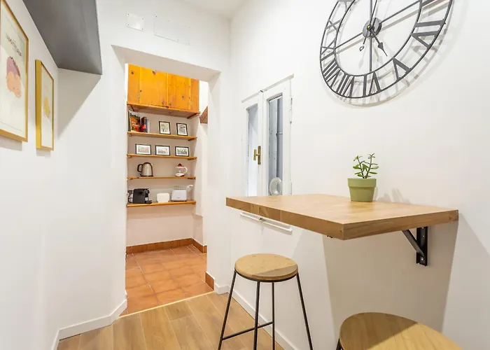 2 Bdr Navona Quintessential Charm Apartamento